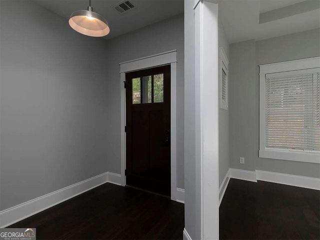 7135 Haw Creek Place, Gainesville, GA 30506