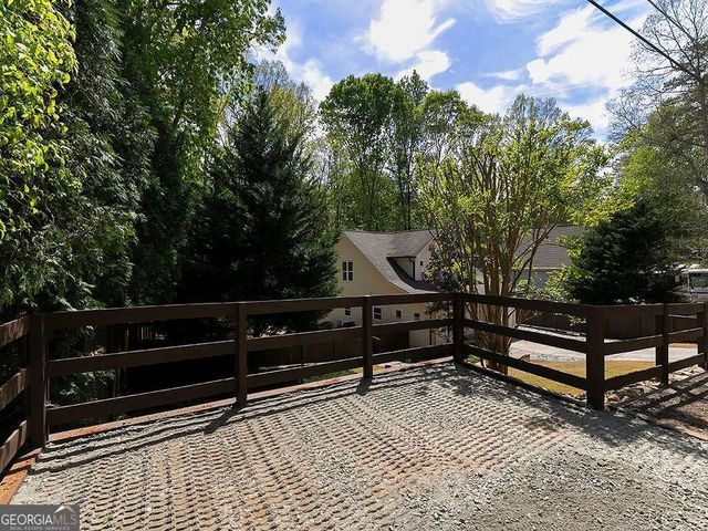 7135 Haw Creek Place, Gainesville, GA 30506