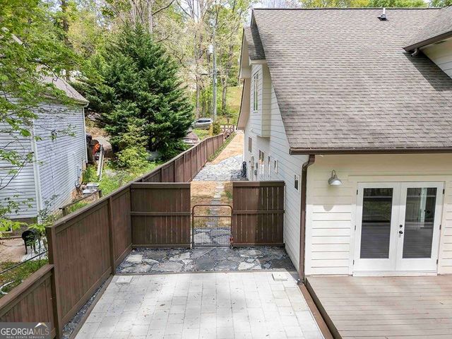7135 Haw Creek Place, Gainesville, GA 30506