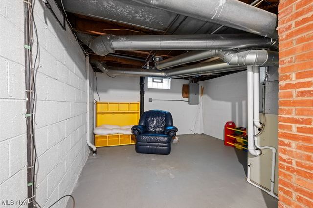 24871 Farringdon Avenue, Euclid, OH 44123