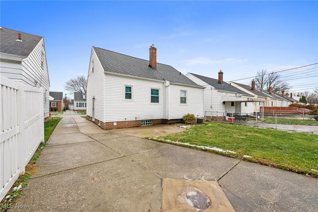 24871 Farringdon Avenue, Euclid, OH 44123