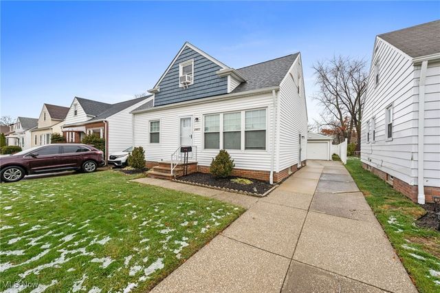 24871 Farringdon Avenue, Euclid, OH 44123