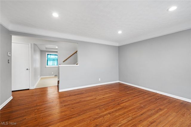 24871 Farringdon Avenue, Euclid, OH 44123