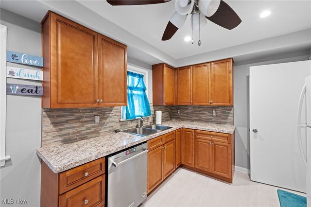 24871 Farringdon Avenue, Euclid, OH 44123