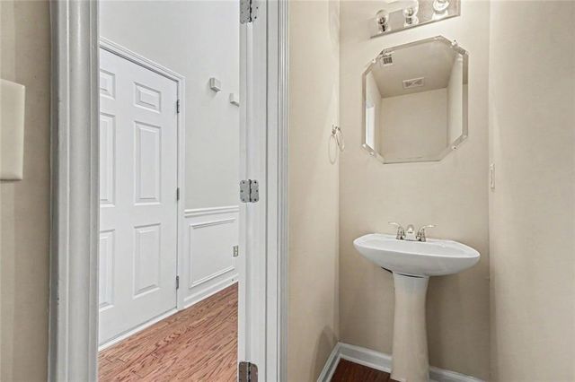 372 Creek Manor, Suwanee, GA 30024