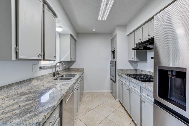 5911 Chrystell Lane, Houston, TX 77092
