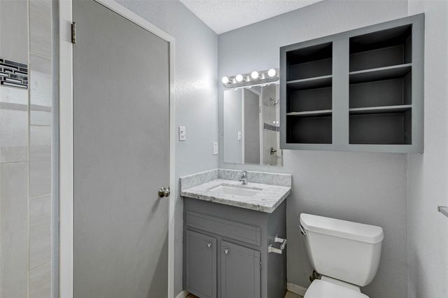 5911 Chrystell Lane, Houston, TX 77092