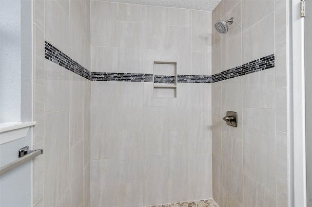 5911 Chrystell Lane, Houston, TX 77092