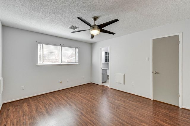 5911 Chrystell Lane, Houston, TX 77092