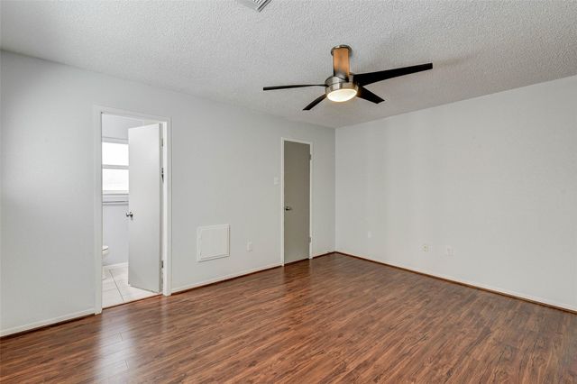5911 Chrystell Lane, Houston, TX 77092