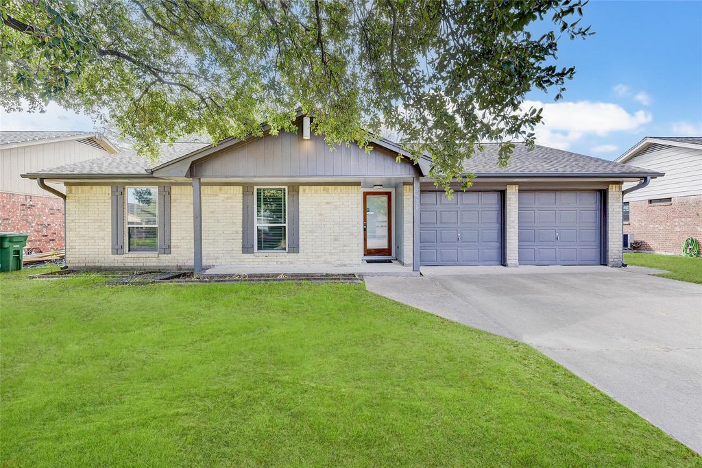5911 Chrystell Lane, Houston, TX 77092