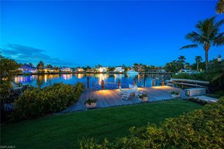 221 Aqua CT, Naples, FL 34102