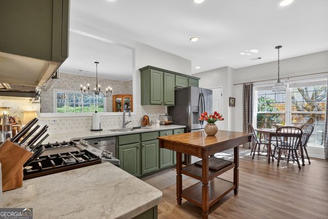 7070 Foxberry Lane, Roswell, GA 30075