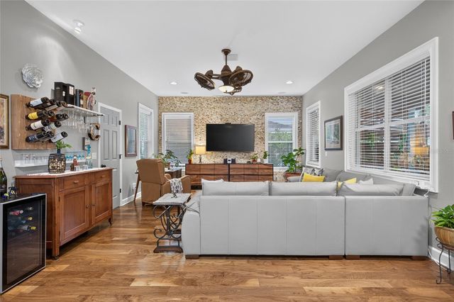 6144 CLIFF HOUSE LANE, Riverview, FL 33578
