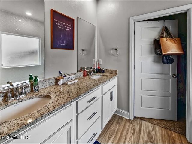 5065 Fairbury Way, D'iberville, MS 39540