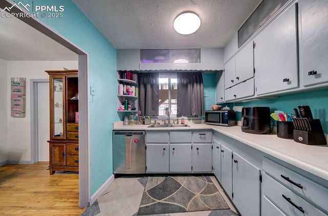 521 Acoma Drive, Colorado Springs, CO 80911