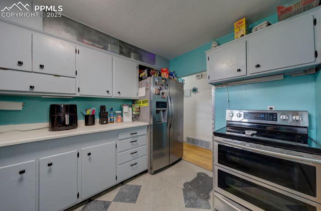 521 Acoma Drive, Colorado Springs, CO 80911