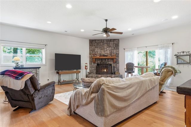 13870 Sunset Bay Boulevard, Rogers, AR 72756