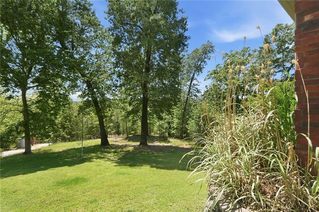 13870 Sunset Bay Boulevard, Rogers, AR 72756