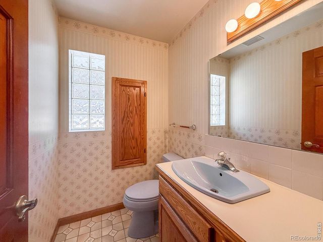2224 Spindrift Drive, Longmont, CO 80503