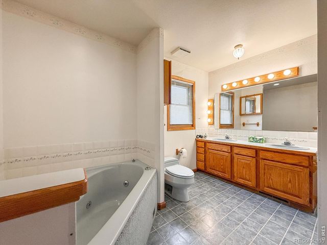2224 Spindrift Drive, Longmont, CO 80503