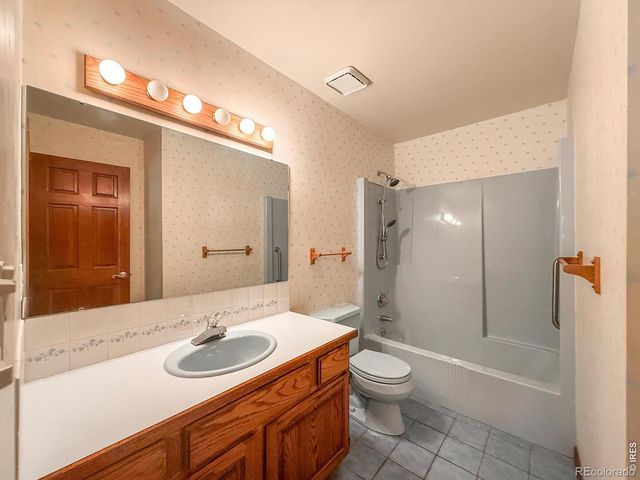 2224 Spindrift Drive, Longmont, CO 80503