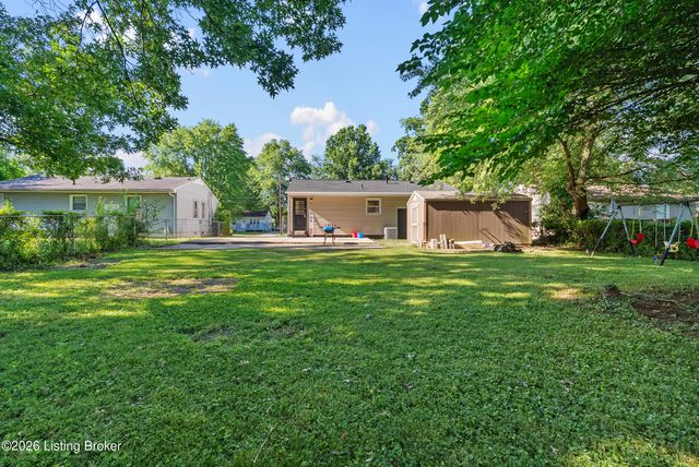 5109 Red Oak Ln, Louisville, KY 40218