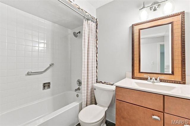 1521 Hedgeford Drive 16, Chesterfield, MO 63017
