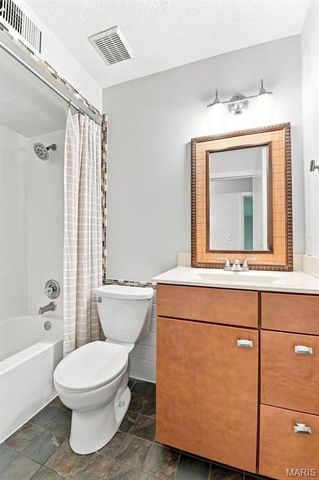 1521 Hedgeford Drive 16, Chesterfield, MO 63017