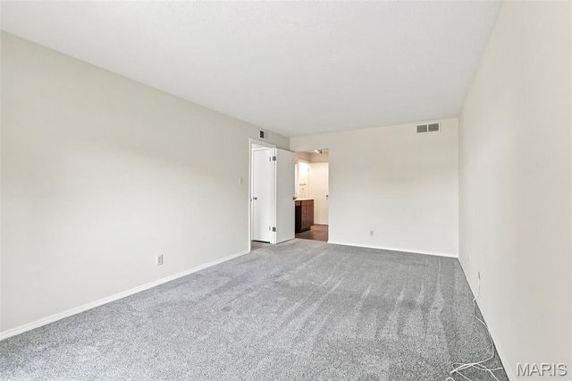 1521 Hedgeford Drive 16, Chesterfield, MO 63017