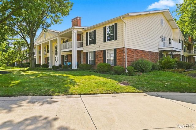 1521 Hedgeford Drive 16, Chesterfield, MO 63017