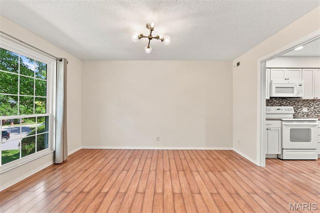 1521 Hedgeford Drive 16, Chesterfield, MO 63017