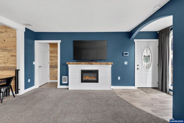 1437 SW 10th St, Dallas, OR 97338