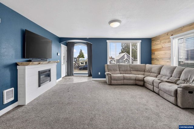 1437 SW 10th St, Dallas, OR 97338