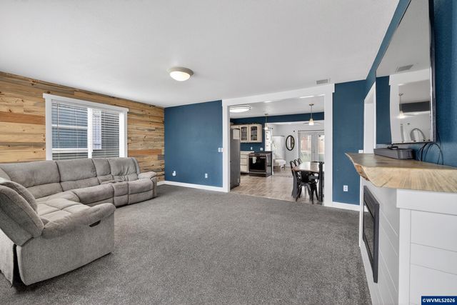 1437 SW 10th St, Dallas, OR 97338