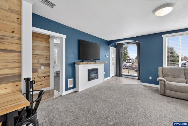 1437 SW 10th St, Dallas, OR 97338