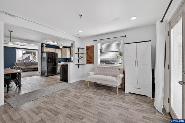 1437 SW 10th St, Dallas, OR 97338