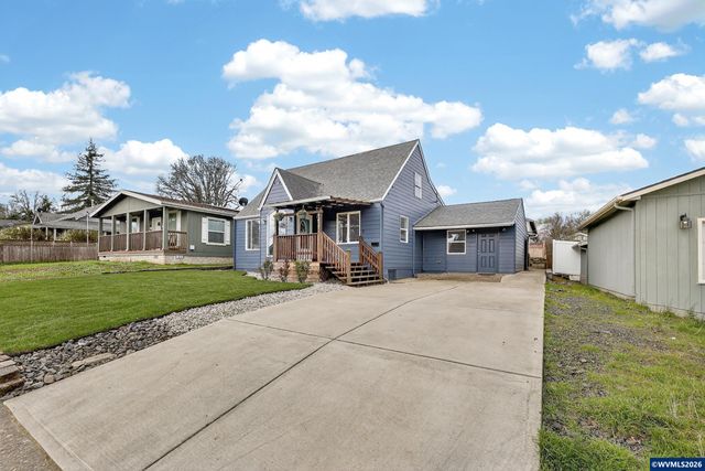 1437 SW 10th St, Dallas, OR 97338