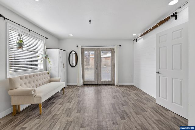 1437 SW 10th St, Dallas, OR 97338