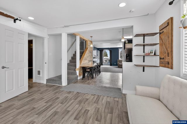 1437 SW 10th St, Dallas, OR 97338