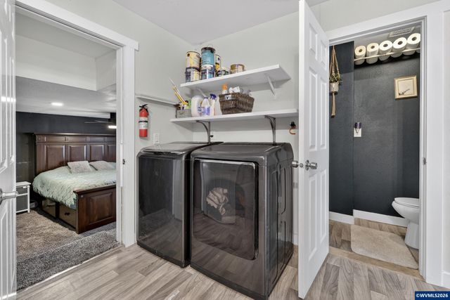 1437 SW 10th St, Dallas, OR 97338