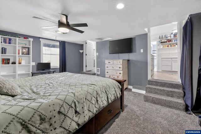 1437 SW 10th St, Dallas, OR 97338