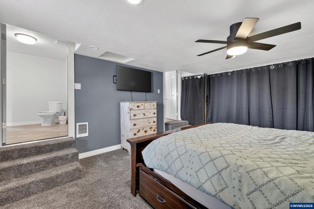 1437 SW 10th St, Dallas, OR 97338