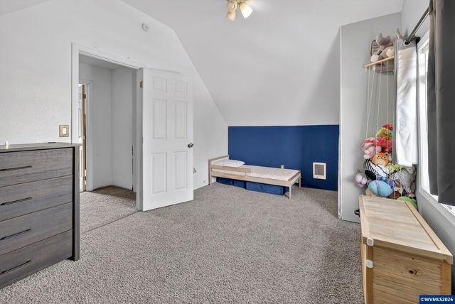 1437 SW 10th St, Dallas, OR 97338