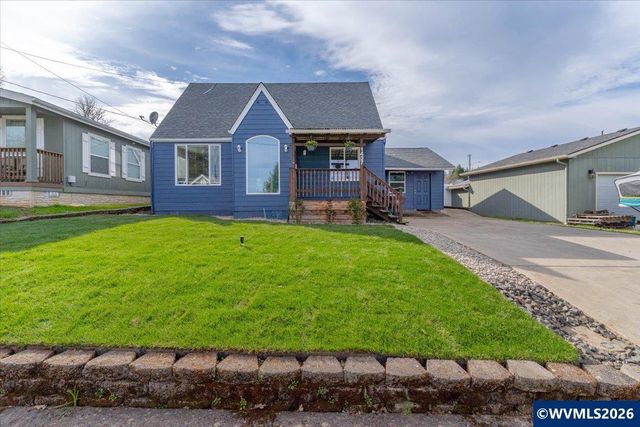 1437 SW 10th St, Dallas, OR 97338