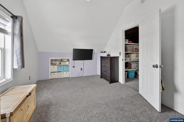 1437 SW 10th St, Dallas, OR 97338