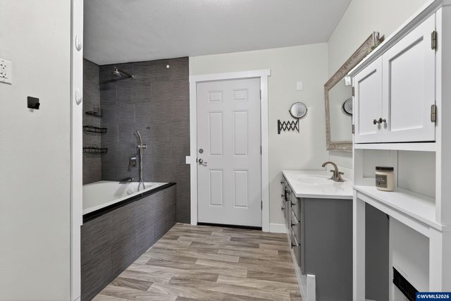 1437 SW 10th St, Dallas, OR 97338