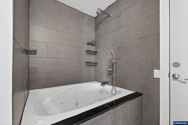 1437 SW 10th St, Dallas, OR 97338