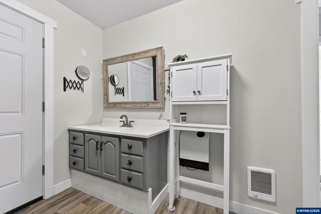 1437 SW 10th St, Dallas, OR 97338