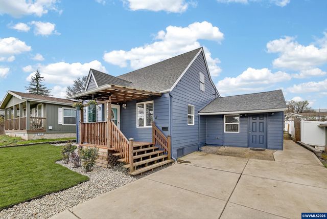 1437 SW 10th St, Dallas, OR 97338